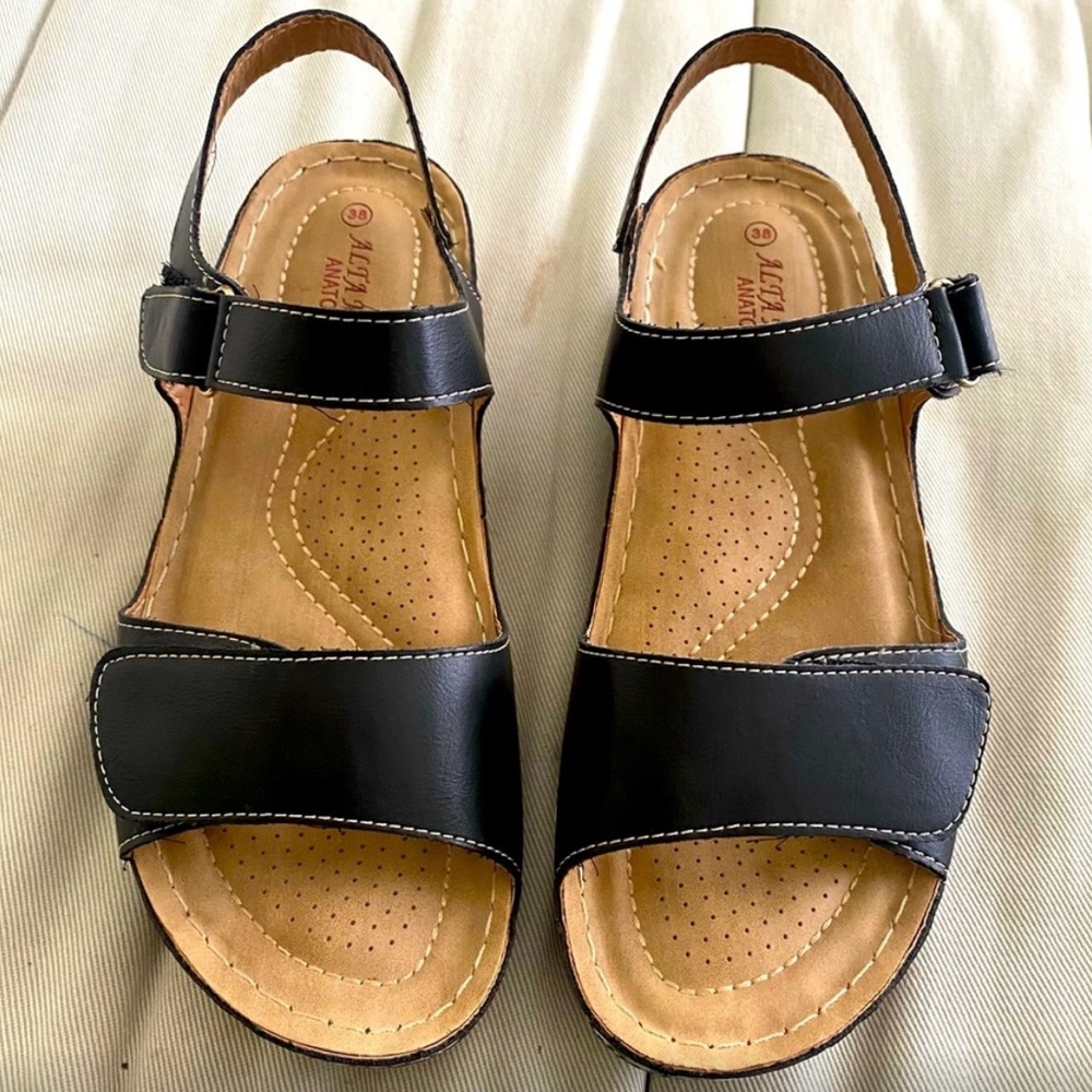Alta Moda European lightweight platform handmade black leather like sandals